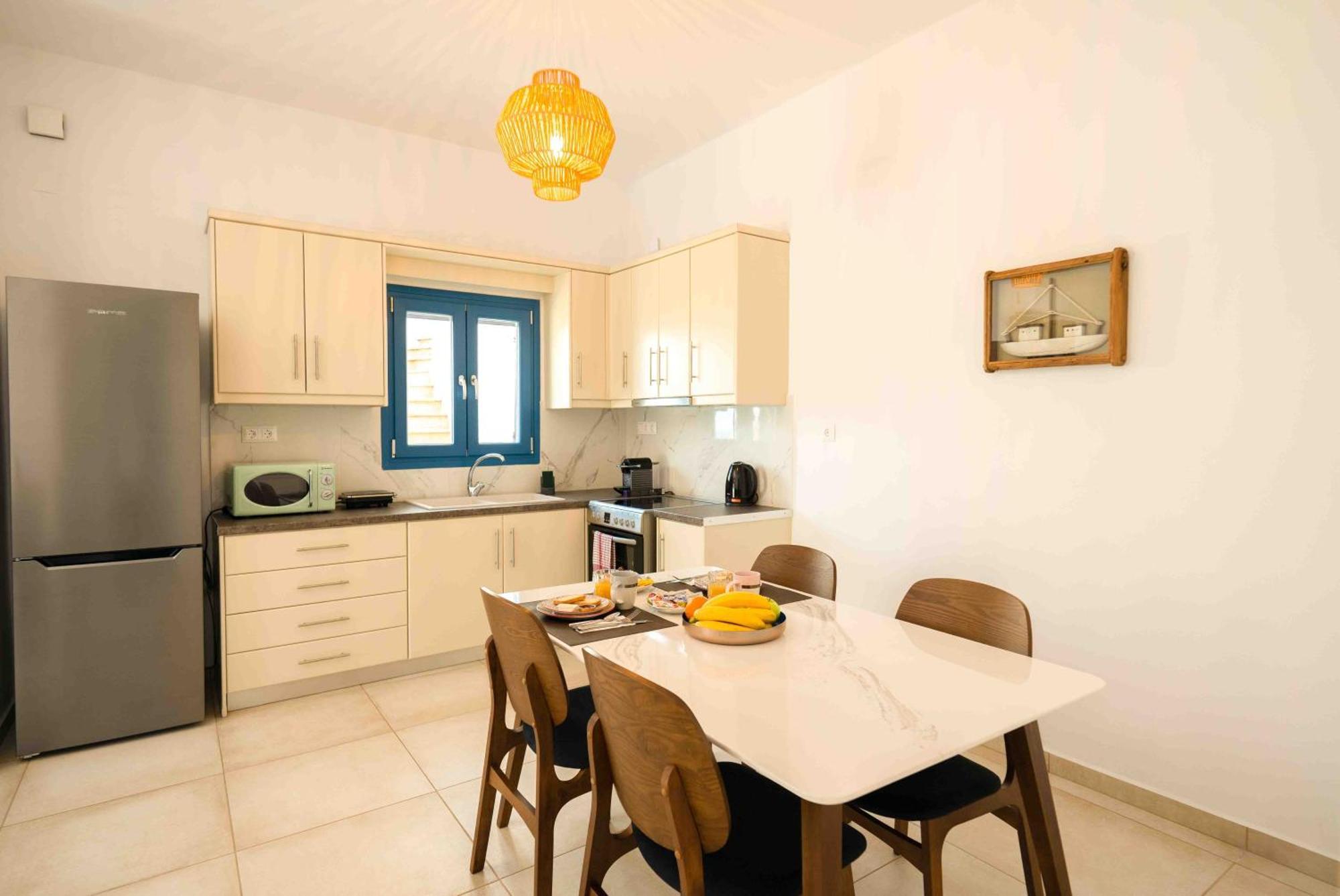Apartment Heliades *